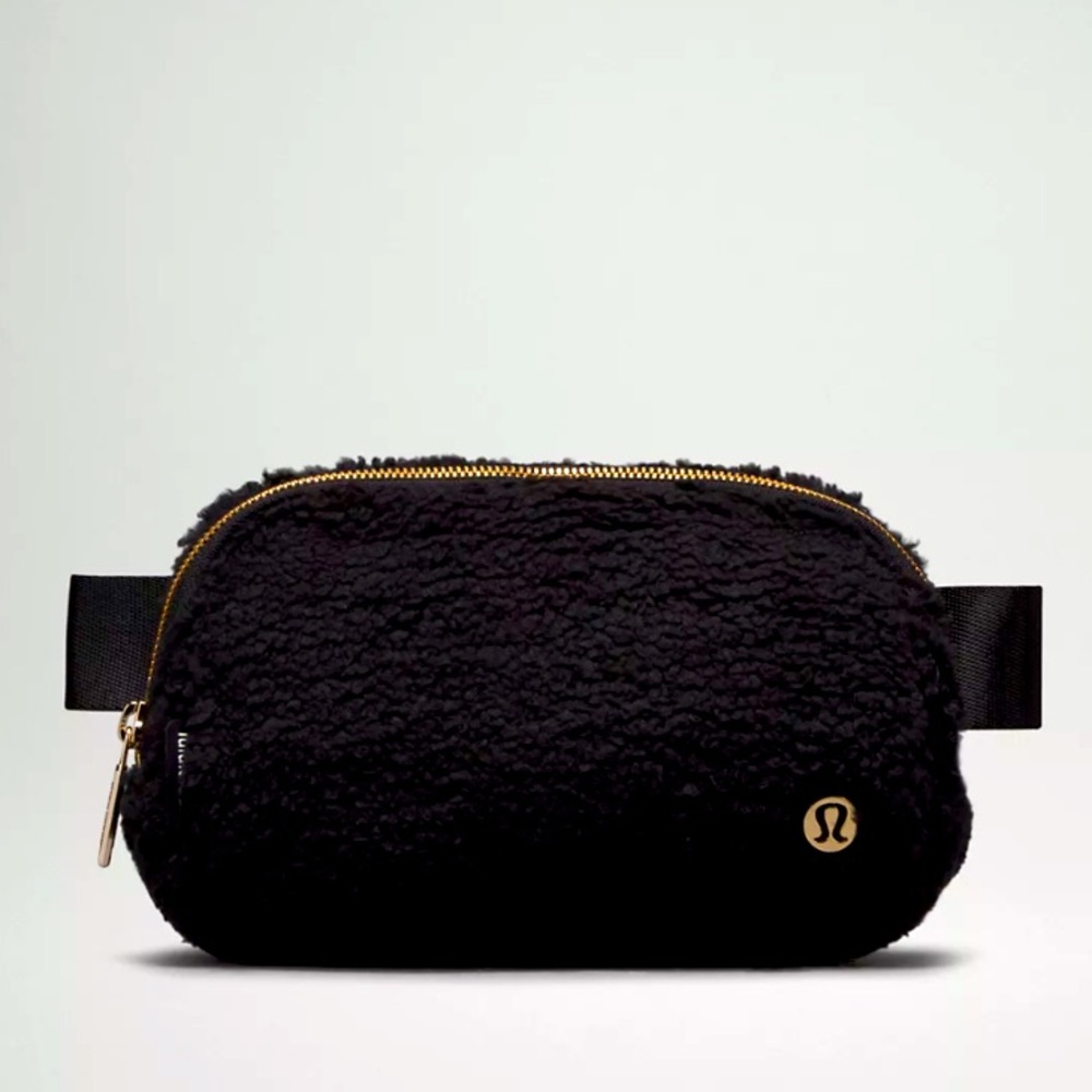 Lululemon Everywhere Fleece Belt Bag